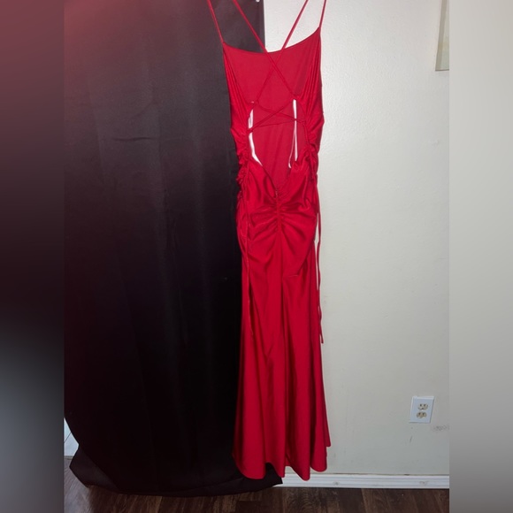 Worn once. Original size S, but stretchy enough to fit M. - Picture 4 of 4